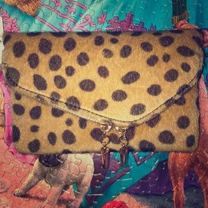 💋Fuzzy Cheetah/Leopard Clutch/Crossbody